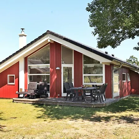Retreat Near Fehmarnsund Bridge