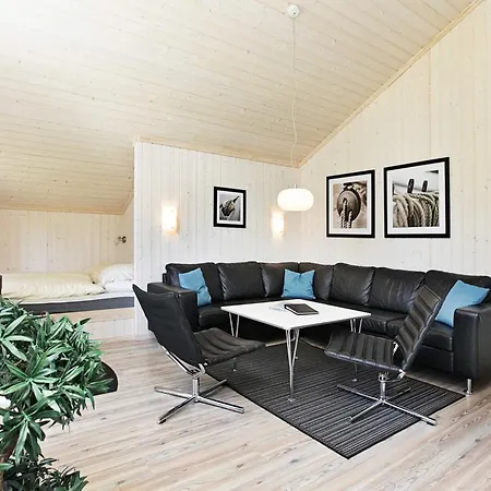 Retreat Near Fehmarnsund Bridge